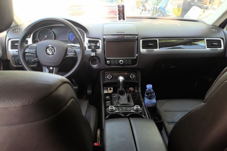 Used Volkswagen Touareg 2016 3.0 TSI R-Line Center Console
