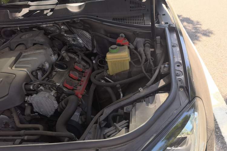 Used Volkswagen Touareg 2016 3.0 TSI R-Line Engine Bay Left