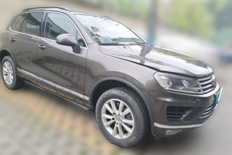 Used Volkswagen Touareg 2016 3.0 TSI Standard Version Front Right 45 Deg
