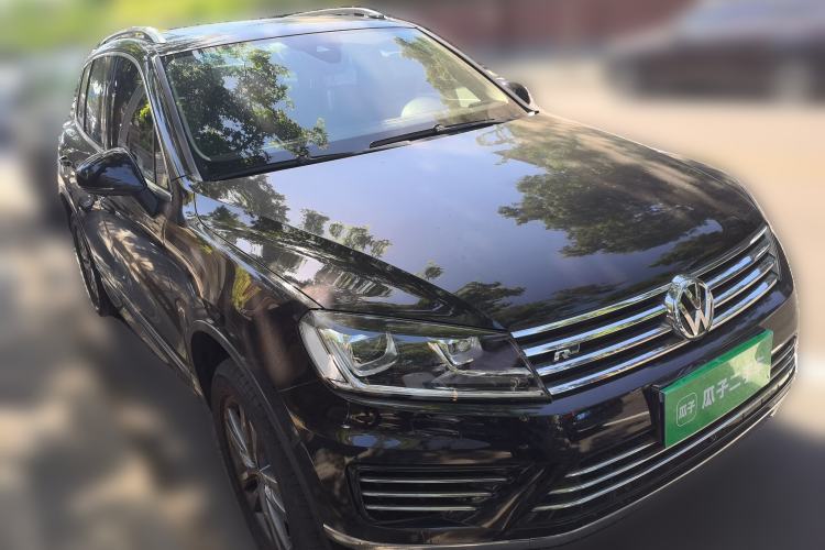 Used Volkswagen Touareg 2016 3.0 TSI R-Line Front Right 45 Deg