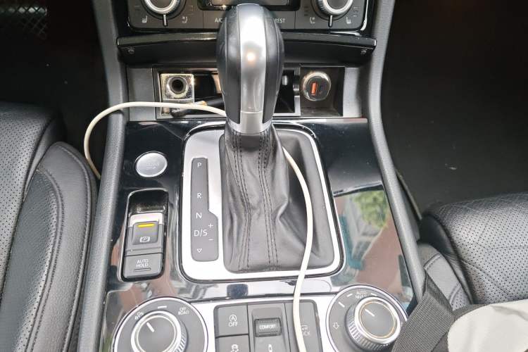 Used Volkswagen Touareg 2016 3.0 TSI Standard Version Gear Lever