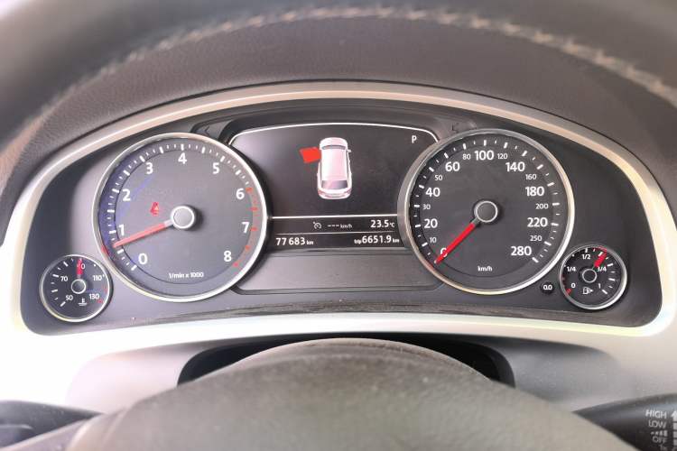 Used Volkswagen Touareg 2016 3.0 TSI R-Line Instrument Cluster
