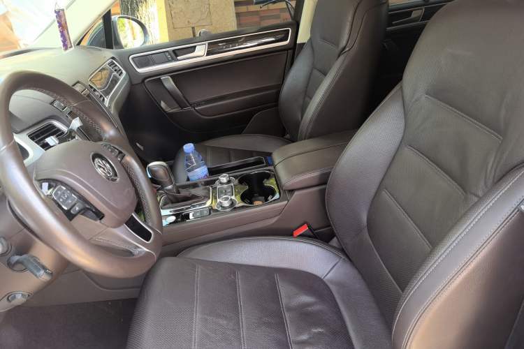 Used Volkswagen Touareg 2016 3.0 TSI R-Line Left Front Seat