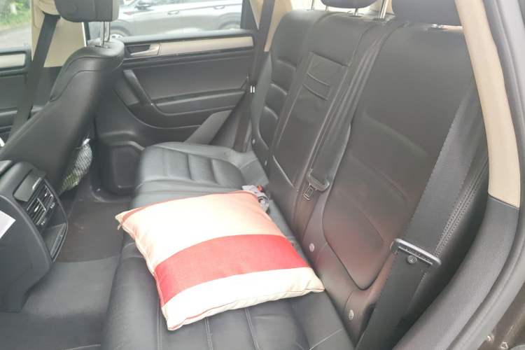 Used Volkswagen Touareg 2016 3.0 TSI Standard Version Left Rear Seat