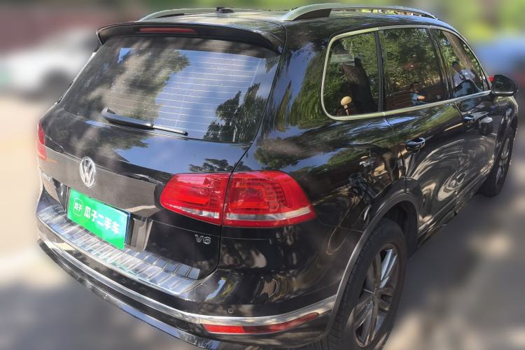 Used Volkswagen Touareg 2016 3.0 TSI R-Line Rear Right 45 Deg