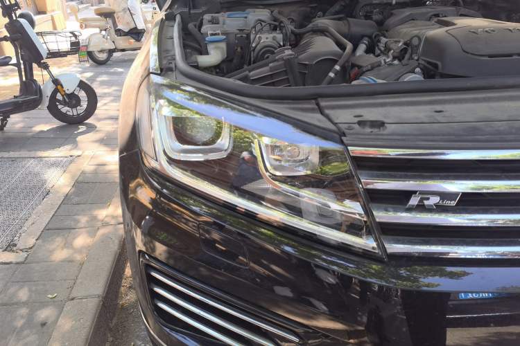 Used Volkswagen Touareg 2016 3.0 TSI R-Line Right Front Headlight