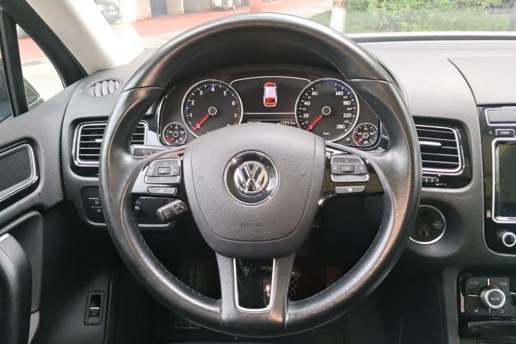 Used Volkswagen Touareg 2016 3.0 TSI Standard Version Steering Wheel