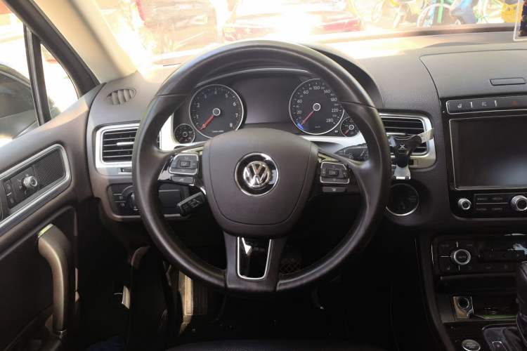 Used Volkswagen Touareg 2016 3.0 TSI R-Line Steering Wheel