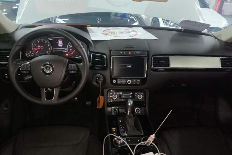 Used Volkswagen Touareg 2016 3.0 TSI Ignis Edition Center Console