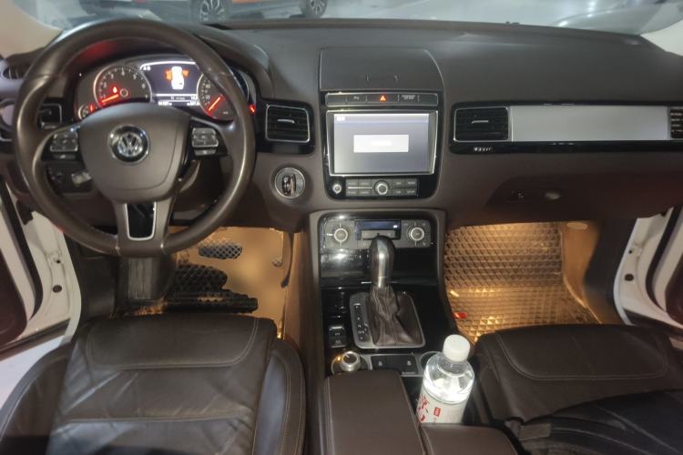 Used Volkswagen Touareg 2016 3.0 TSI Ignis Edition Center Console