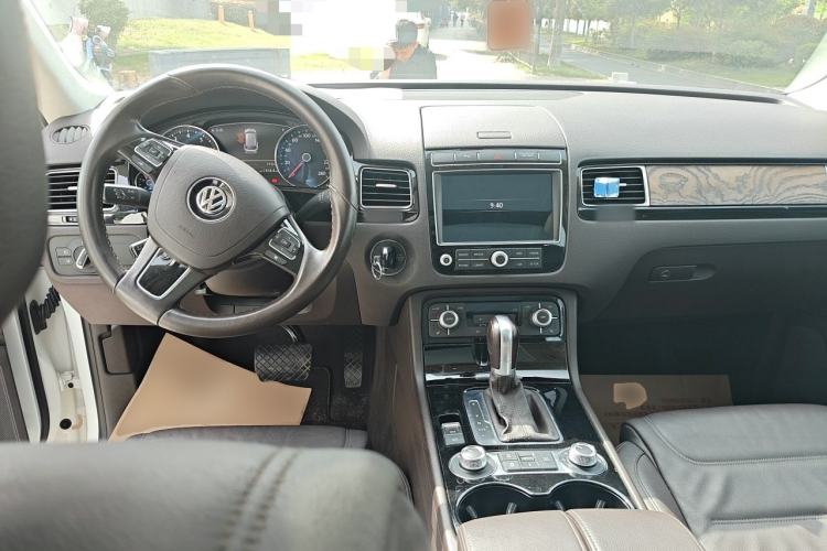 Used Volkswagen Touareg 2016 3.0 TSI Standard Version Center Console