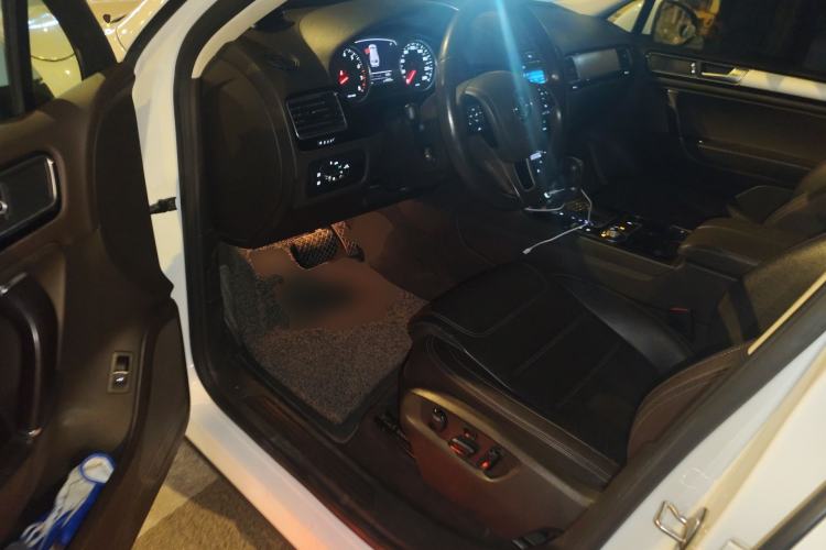 Used Volkswagen Touareg 2016 3.0 TSI Ignis Edition Driver Seat