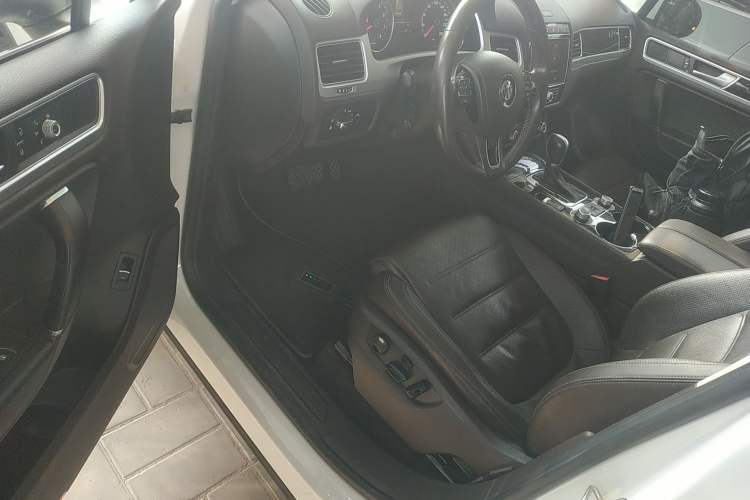 Used Volkswagen Touareg 2016 3.0 TSI High-End Version Driver Seat