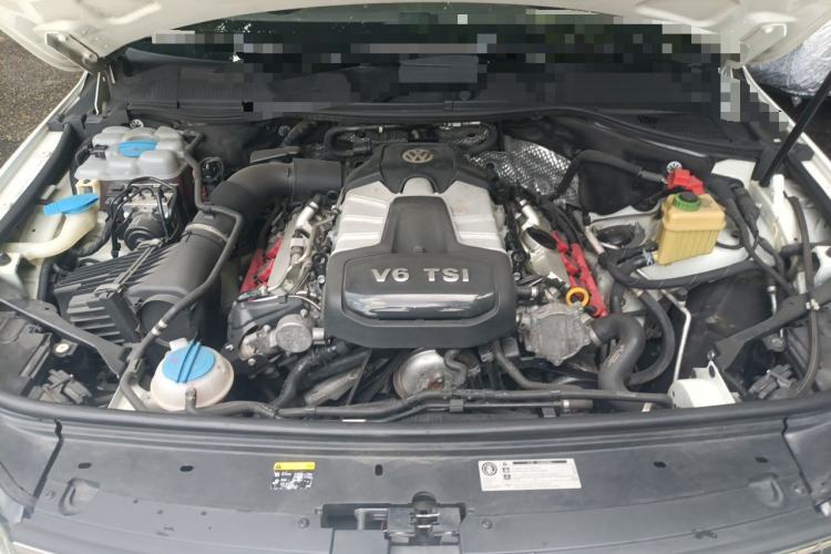 Used Volkswagen Touareg 2016 3.0 TSI Standard Version Engine Bay