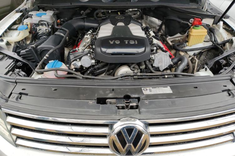Used Volkswagen Touareg 2016 3.0 TSI Ignis Edition Engine Bay