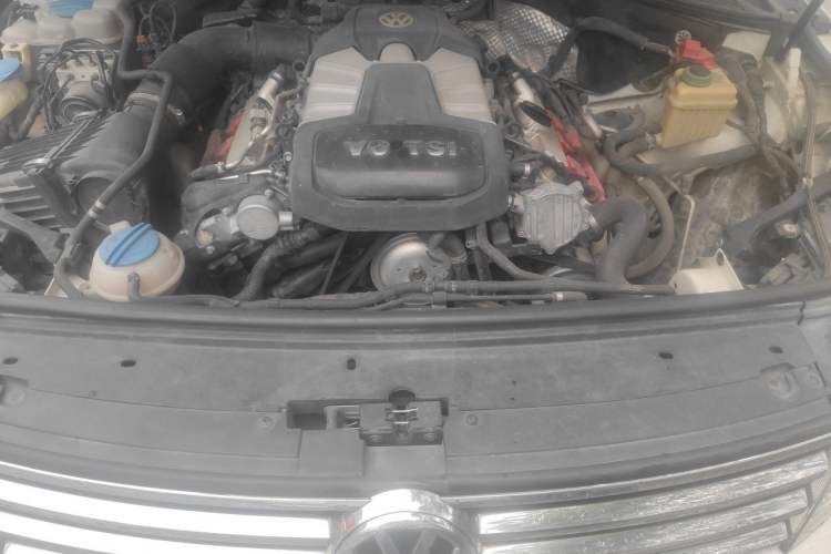 Used Volkswagen Touareg 2016 3.0 TSI Standard Version Engine Bay