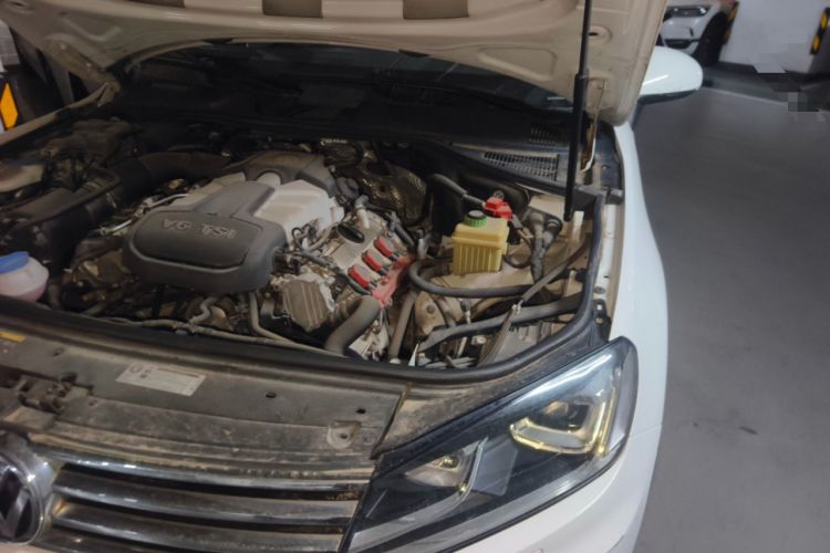 Used Volkswagen Touareg 2016 3.0 TSI Ignis Edition Engine Bay Left