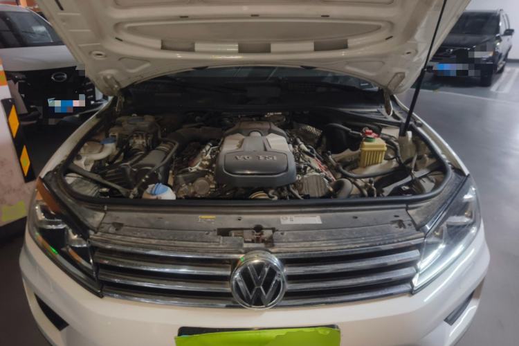 Used Volkswagen Touareg 2016 3.0 TSI Ignis Edition Engine Bay