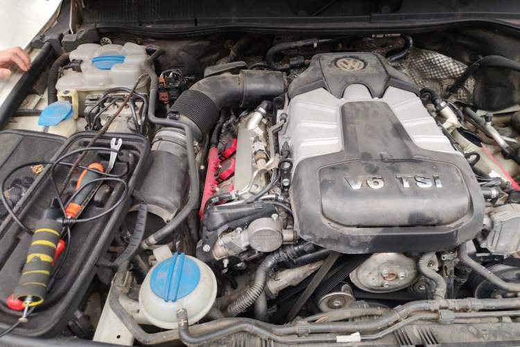 Used Volkswagen Touareg 2016 3.0 TSI Ignis Edition Engine Bay Right