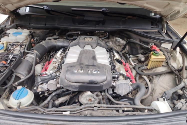 Used Volkswagen Touareg 2016 3.0 TSI Ignis Edition Engine Bay