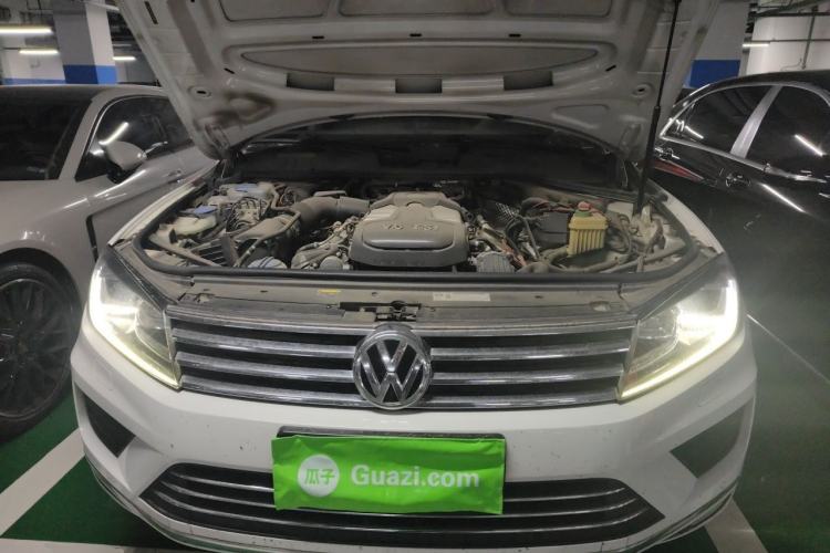 Used Volkswagen Touareg 2016 3.0 TSI Ignis Edition Engine Bay