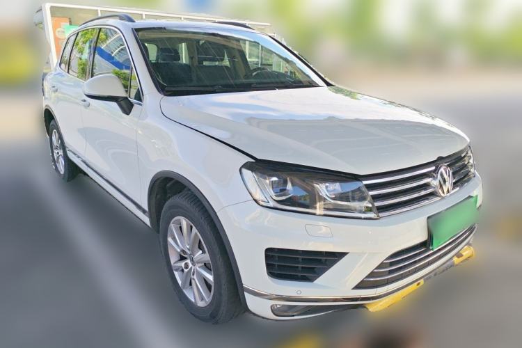 Used Volkswagen Touareg 2016 3.0 TSI Standard Version Front Right 45 Deg