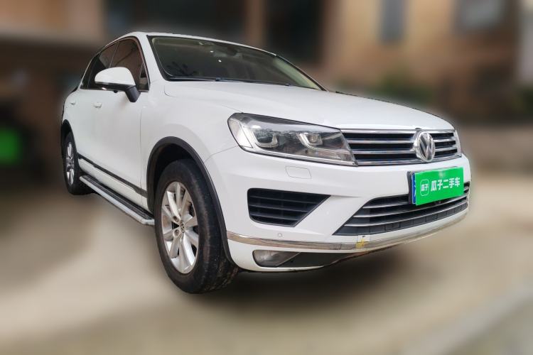 Used Volkswagen Touareg 2016 3.0 TSI Ignis Edition Front Right 45 Deg