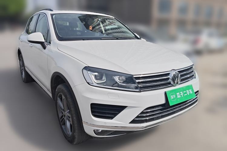Used Volkswagen Touareg 2016 3.0 TSI Standard Version Front Right 45 Deg
