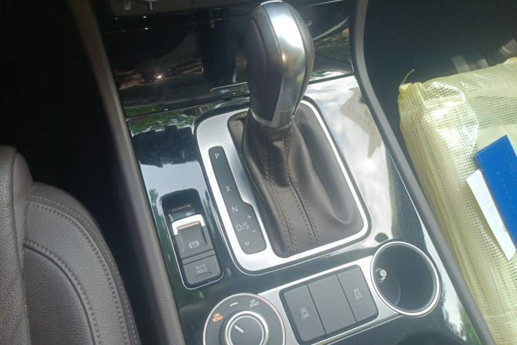 Used Volkswagen Touareg 2016 3.0 TSI Standard Version Gear Lever