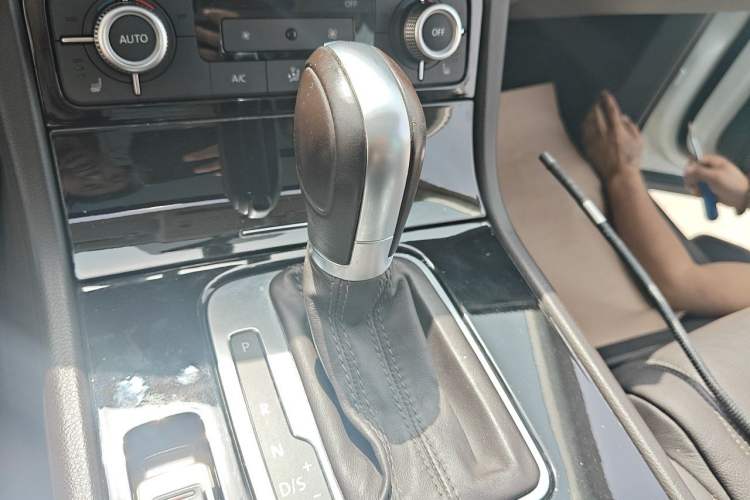 Used Volkswagen Touareg 2016 3.0 TSI Standard Version Gear Lever