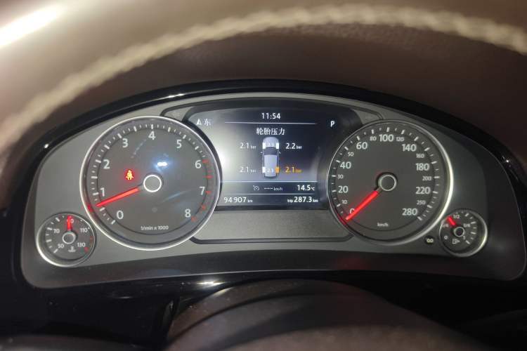 Used Volkswagen Touareg 2016 3.0 TSI Ignis Edition Instrument Cluster