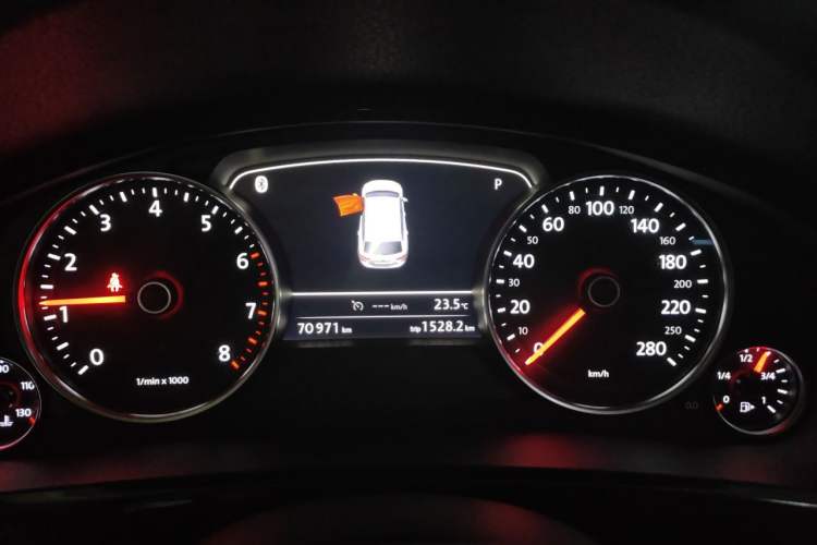 Used Volkswagen Touareg 2016 3.0 TSI Ignis Edition Instrument Cluster