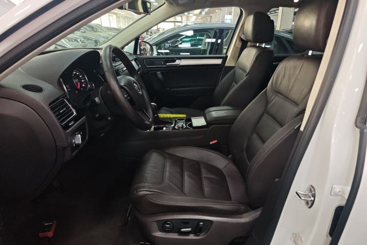 Used Volkswagen Touareg 2016 3.0 TSI Ignis Edition Left Front Seat