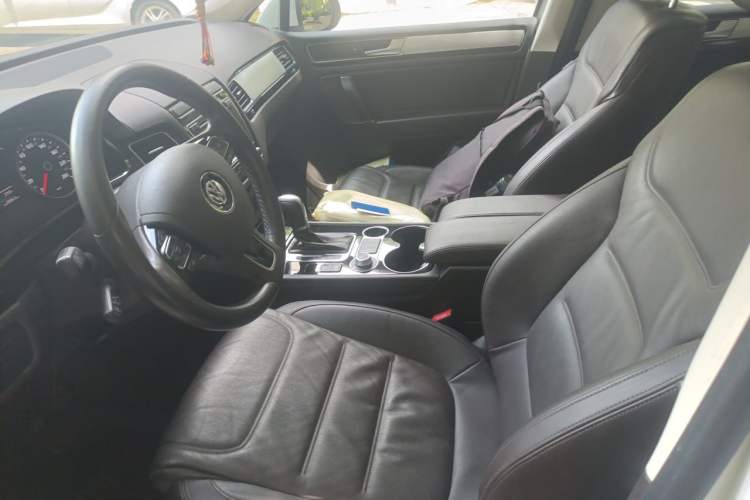 Used Volkswagen Touareg 2016 3.0 TSI Standard Version Left Front Seat