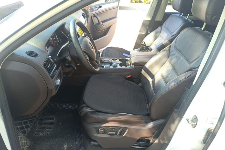 Used Volkswagen Touareg 2016 3.0 TSI Standard Version Left Front Seat