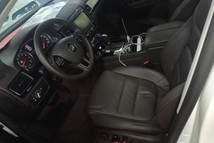 Used Volkswagen Touareg 2016 3.0 TSI Ignis Edition Left Front Seat