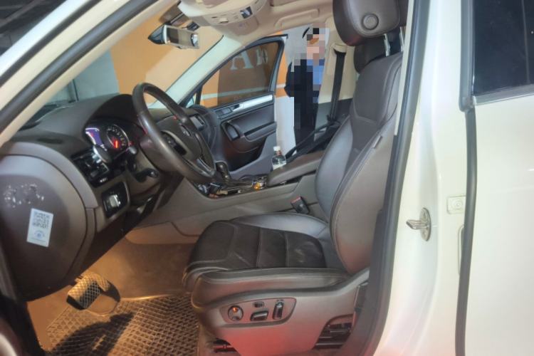 Used Volkswagen Touareg 2016 3.0 TSI Ignis Edition Left Front Seat