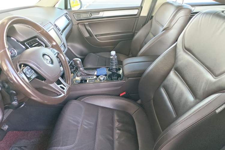 Used Volkswagen Touareg 2016 3.0 TSI Standard Version Left Front Seat