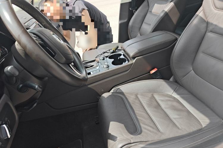 Used Volkswagen Touareg 2016 3.0 TSI Standard Version Left Front Seat