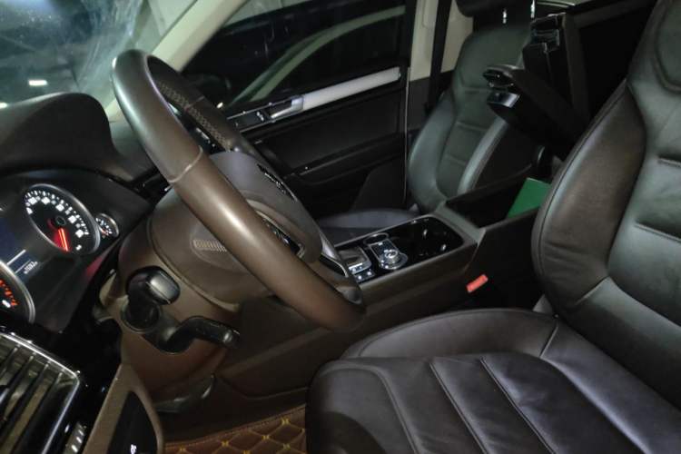 Used Volkswagen Touareg 2016 3.0 TSI Ignis Edition Left Front Seat
