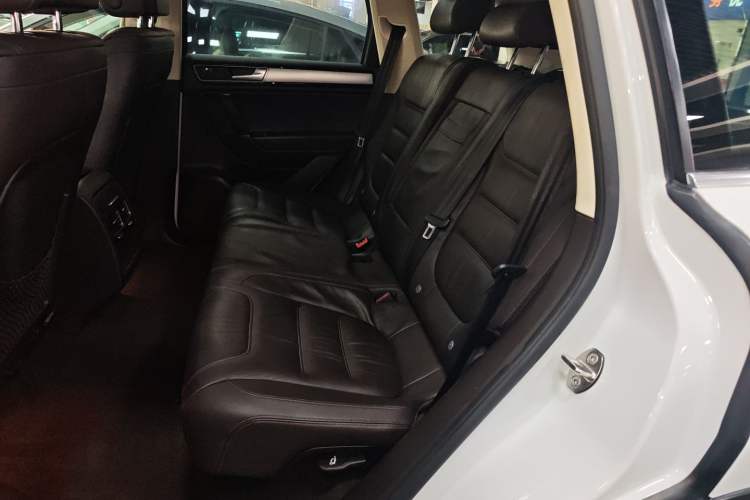 Used Volkswagen Touareg 2016 3.0 TSI Ignis Edition Left Rear Seat