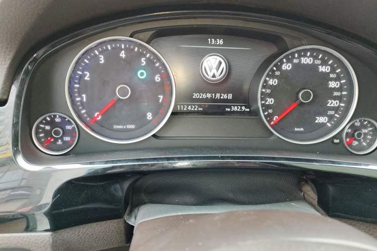 Used Volkswagen Touareg 2016 3.0 TSI Ignis Edition Odometer Close Up