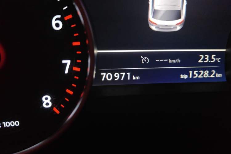 Used Volkswagen Touareg 2016 3.0 TSI Ignis Edition Odometer Close Up