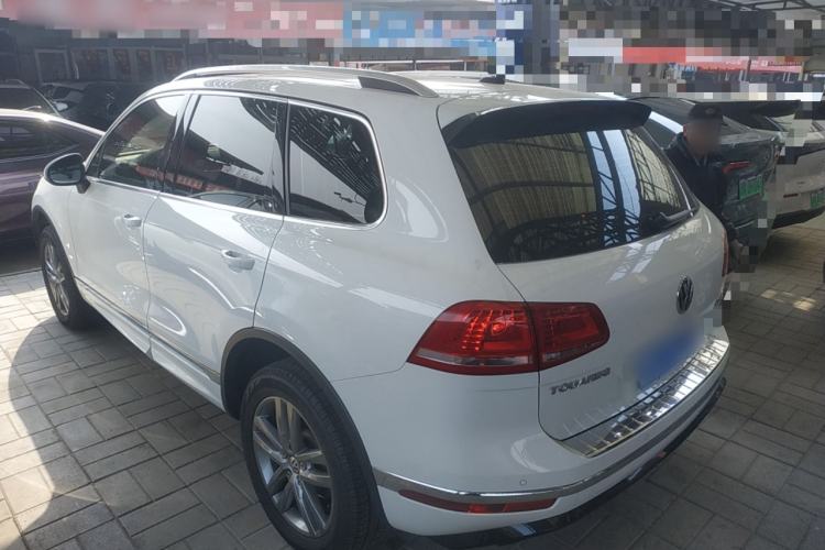 Used Volkswagen Touareg 2016 3.0 TSI High-End Version Rear Left 45 Deg