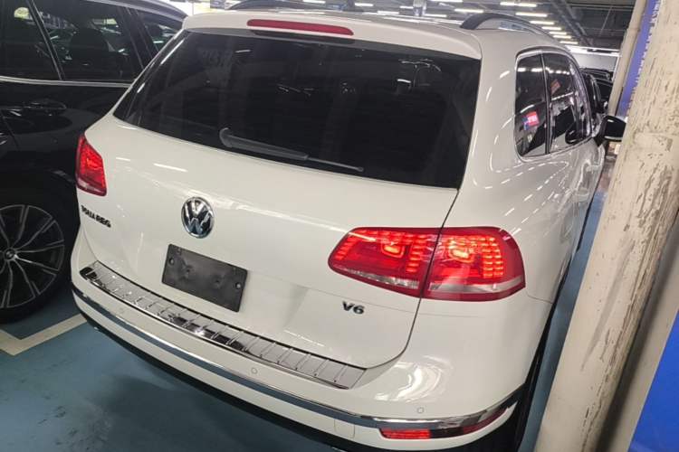 Used Volkswagen Touareg 2016 3.0 TSI Ignis Edition Rear Right 45 Deg