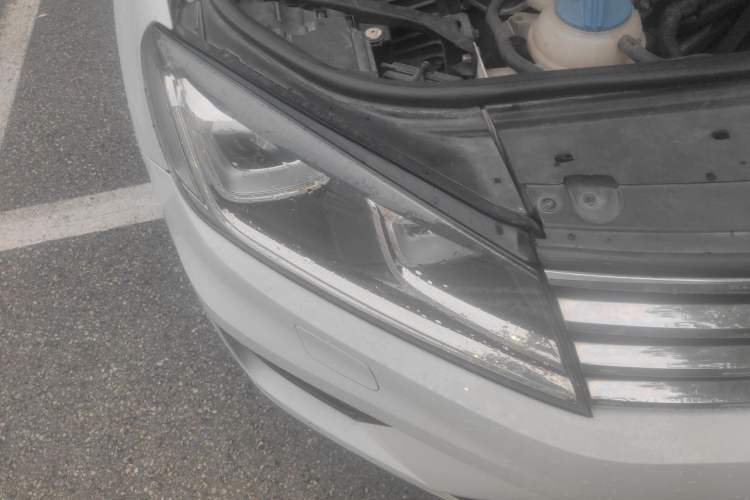 Used Volkswagen Touareg 2016 3.0 TSI Standard Version Right Front Headlight