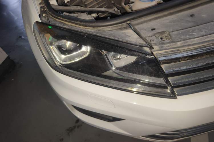 Used Volkswagen Touareg 2016 3.0 TSI Ignis Edition Right Front Headlight