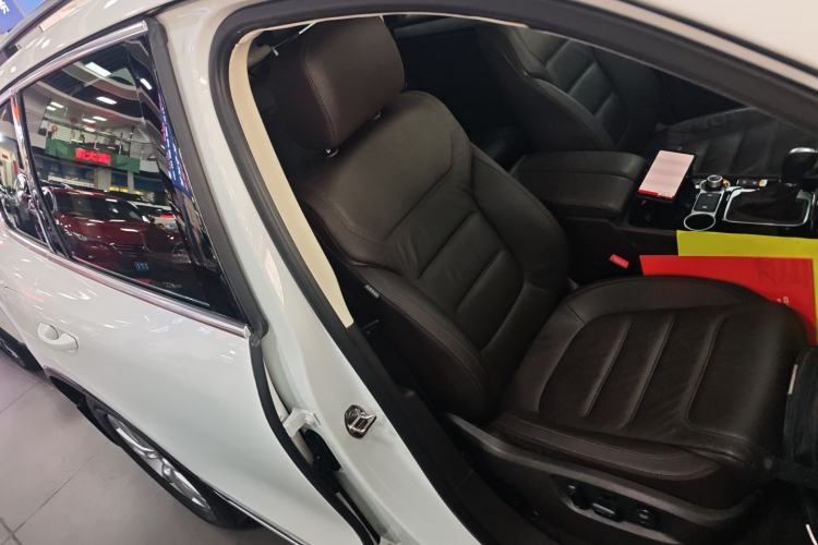 Used Volkswagen Touareg 2016 3.0 TSI Ignis Edition Right Front Seat