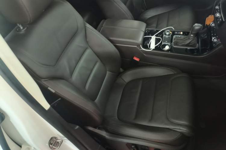 Used Volkswagen Touareg 2016 3.0 TSI Ignis Edition Right Front Seat
