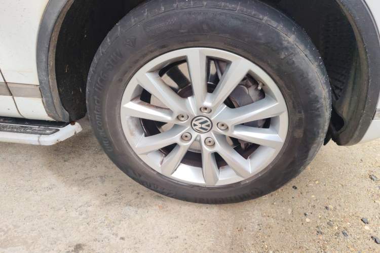 Used Volkswagen Touareg 2016 3.0 TSI Ignis Edition Right Front Wheel Hub